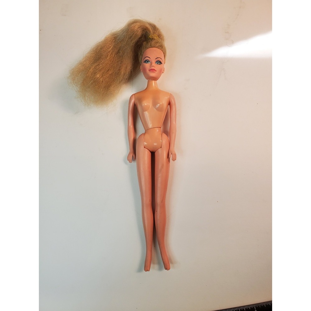 1988 Vintage Creata Clone Fashion Doll Blonde‎ Bendable Twist Waist